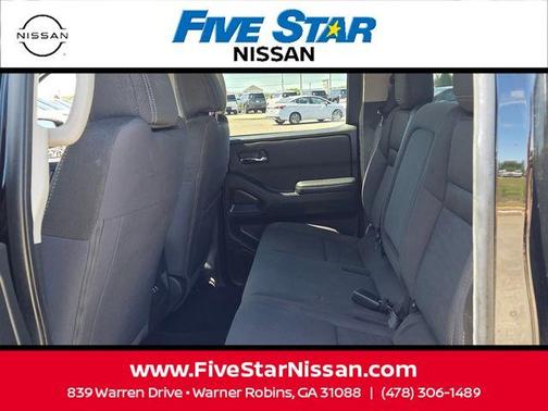 Black 2024 Nissan Frontier SV
