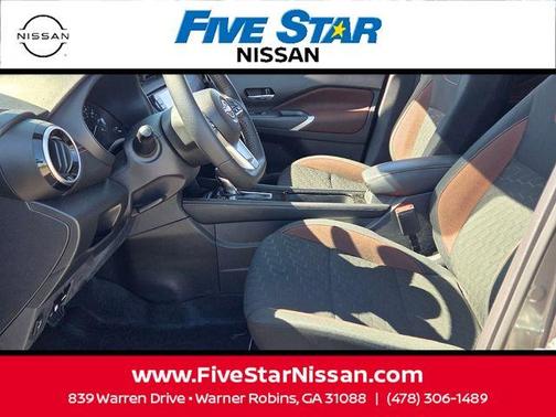 Gun Metallic 2024 Nissan Kicks SR