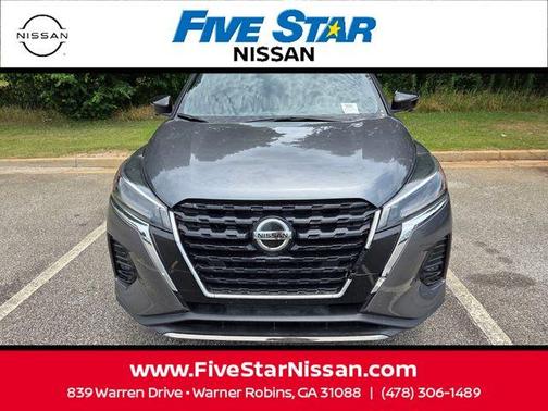 Gun Metallic 2024 Nissan Kicks SR