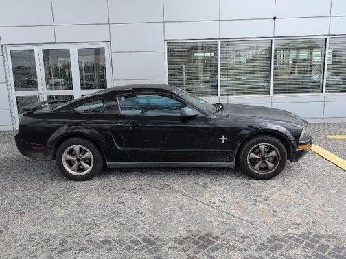 2006 Ford Mustang Deluxe
