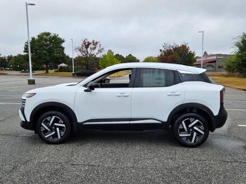 Fresh Powder 2026 Nissan Kicks SV