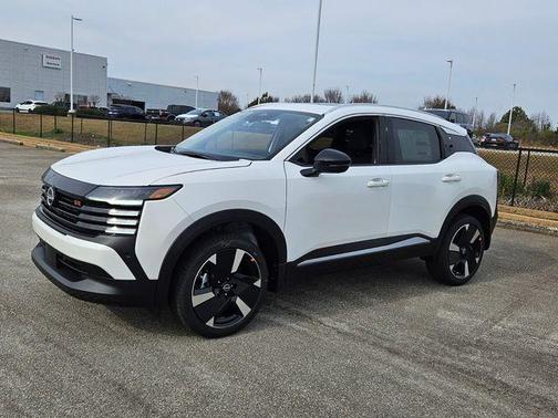 Aspen White Tri 2026 Nissan Kicks SR