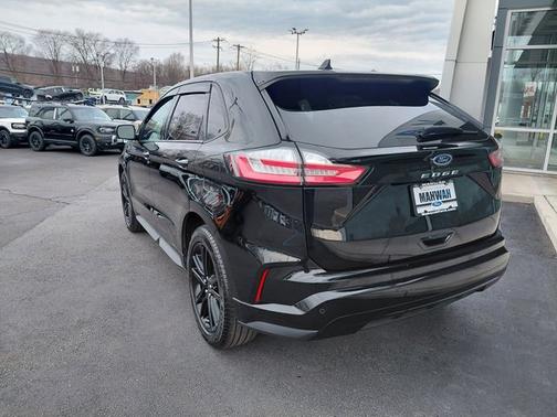 AGATE BLACK METALLIC 2023 Ford Edge ST LINE