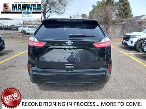 AGATE BLACK METALLIC 2023 Ford Edge ST LINE