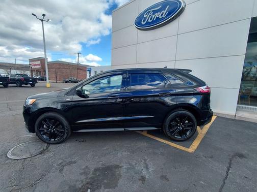 AGATE BLACK METALLIC 2023 Ford Edge ST LINE