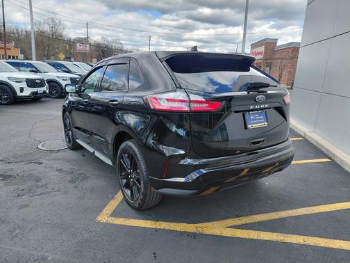 AGATE BLACK METALLIC 2023 Ford Edge ST LINE