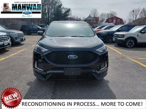 AGATE BLACK METALLIC 2023 Ford Edge ST LINE