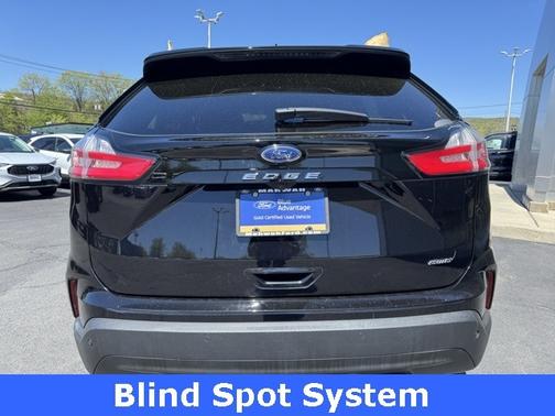 2022 Ford Edge SE