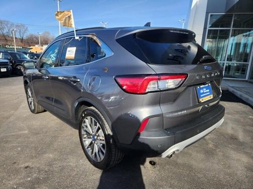 2022 Ford Escape TITANIUM