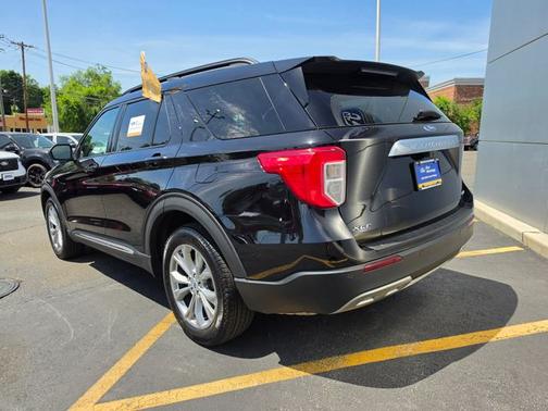 AGATE BLACK METALLIC 2023 Ford Explorer XLT