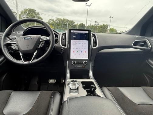 2022 Ford Edge ST