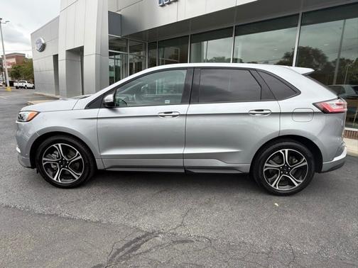 2022 Ford Edge ST