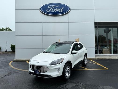 2022 Ford Escape TITANIUM