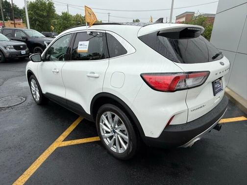 2022 Ford Escape TITANIUM