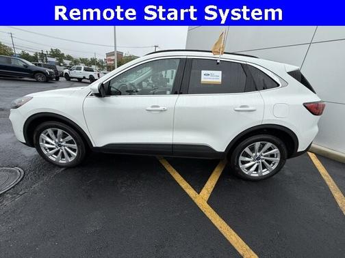 2022 Ford Escape TITANIUM