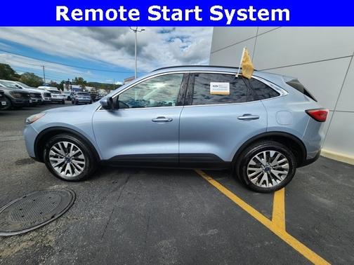 2022 Ford Escape TITANIUM