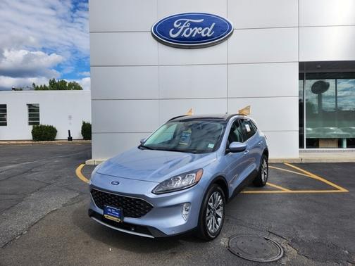 2022 Ford Escape TITANIUM