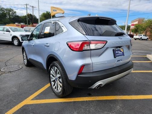 2022 Ford Escape TITANIUM