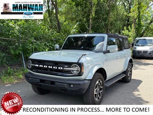 CACTUS GRAY 2024 Ford Bronco OUTER BANKS