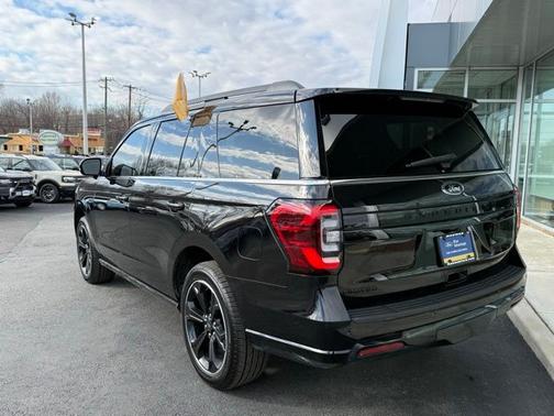 AGATE BLACK 2023 Ford Expedition LIMITED