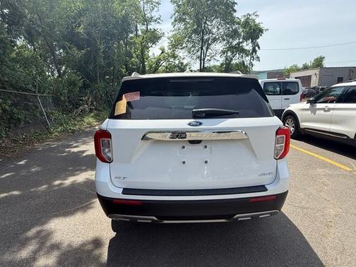 STAR WHITE MET TRI-COAT 2023 Ford Explorer XLT