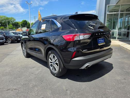 AGATE BLACK METALLIC 2022 Ford Escape SEL
