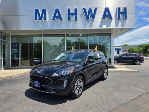 AGATE BLACK METALLIC 2022 Ford Escape SEL