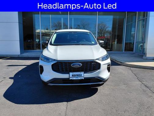OXFORD WHITE 2023 Ford Escape ACTIVE