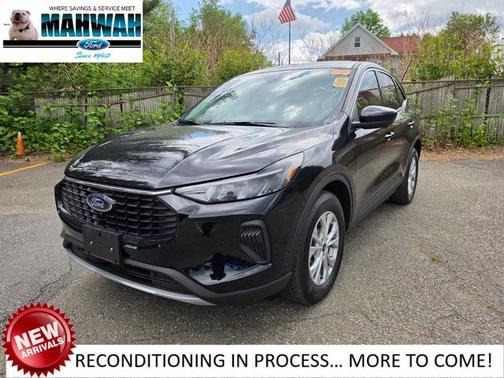 AGATE BLACK METALLIC 2023 Ford Escape ACTIVE