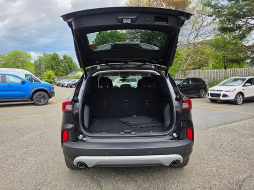 AGATE BLACK METALLIC 2023 Ford Escape ACTIVE