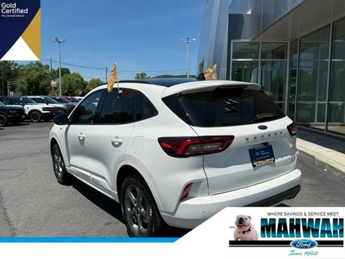 STAR WHITE METALLIC TRI-COA 2024 Ford Escape ST-LINE
