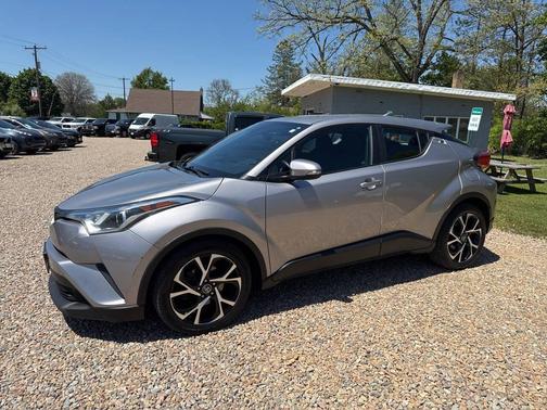 Silver Knockout Metallic 2018 Toyota C-HR XLE Premium