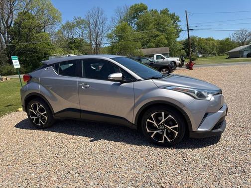 Silver Knockout Metallic 2018 Toyota C-HR XLE Premium