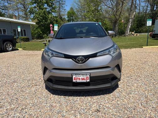 Silver Knockout Metallic 2018 Toyota C-HR XLE Premium