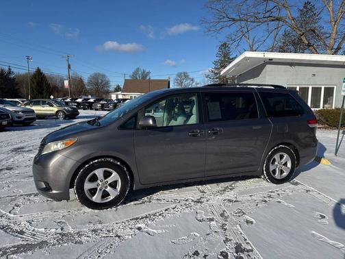 2011 Toyota Sienna LE