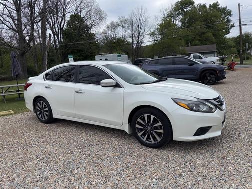 Pearl White 2016 Nissan Altima 2.5 SL