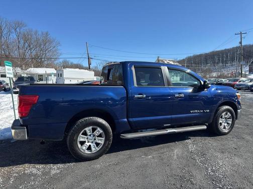 2018 Nissan Titan SV