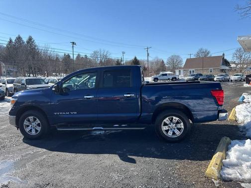 2018 Nissan Titan SV
