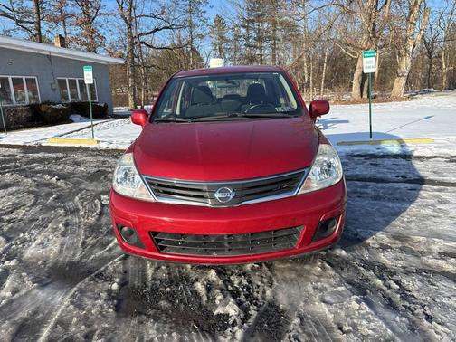 2011 Nissan Versa 1.8 S