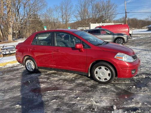 2011 Nissan Versa 1.8 S