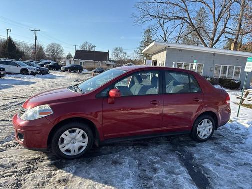 2011 Nissan Versa 1.8 S