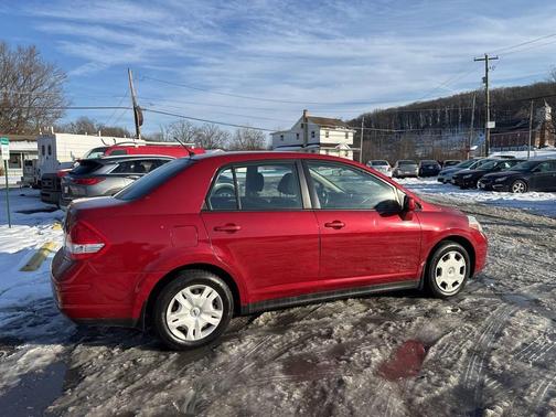 2011 Nissan Versa 1.8 S