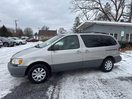2003 Toyota Sienna LE