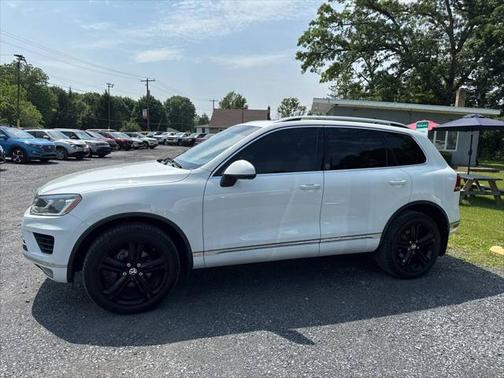 2017 Volkswagen Touareg V6 Wolfsburg Edition