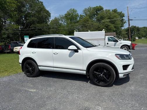 2017 Volkswagen Touareg V6 Wolfsburg Edition