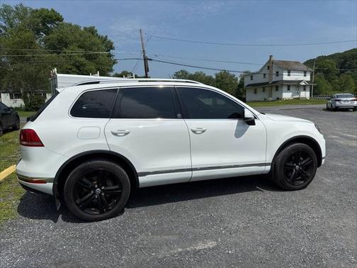 2017 Volkswagen Touareg V6 Wolfsburg Edition