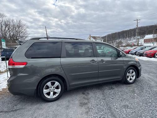 2012 Toyota Sienna LE