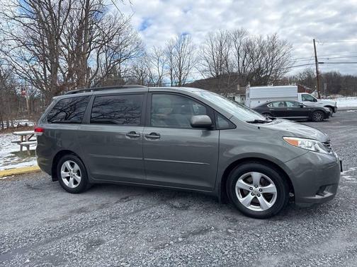 2012 Toyota Sienna LE