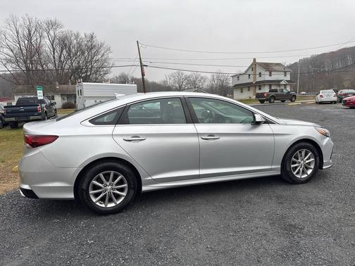 2018 Hyundai SONATA SE