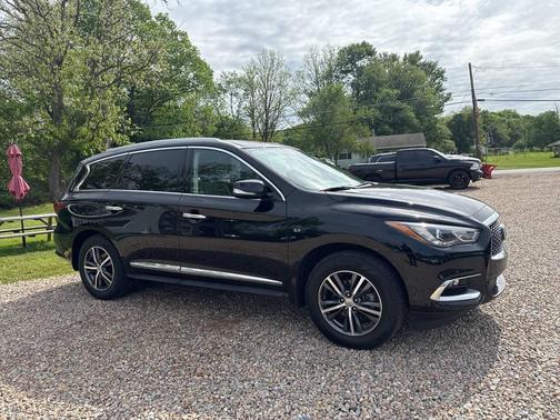 Black 2019 INFINITI QX60 Luxe